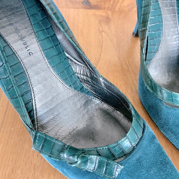 Banana Republic Suede Stiletto Heels - Picture 8 of 8